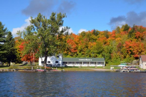 Отель Tornado's Motel  Port Loring